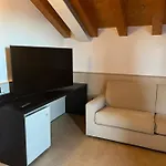 Ambassador ホテル 4*