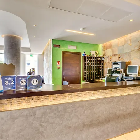 Ambassador 4* Καόρλε