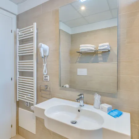 Ambassador Hotel 4*