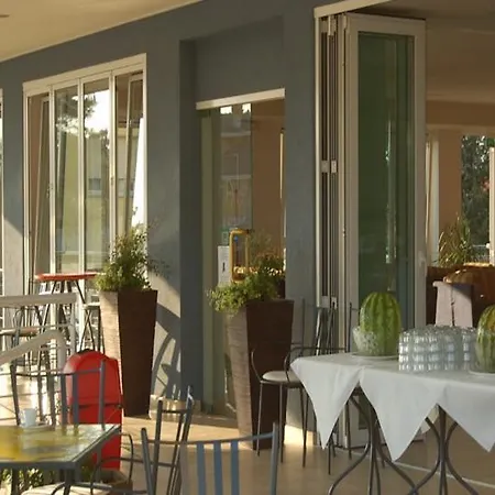 Ambassador Hotel 4*