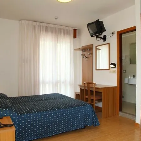 Ambassador Ξενοδοχείο 4*