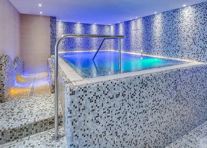 ホテル Ambassador