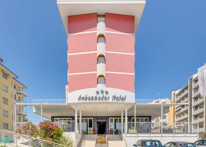 Ambassador 酒店 4*