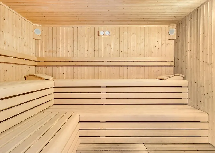 Ambassador 酒店 4*