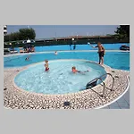 Ambassador Hotel 4*