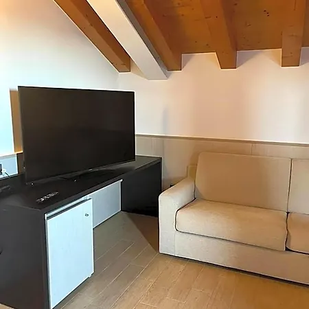 فندق Ambassador 4*