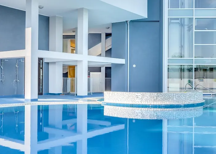 호텔 Ambassador 4*